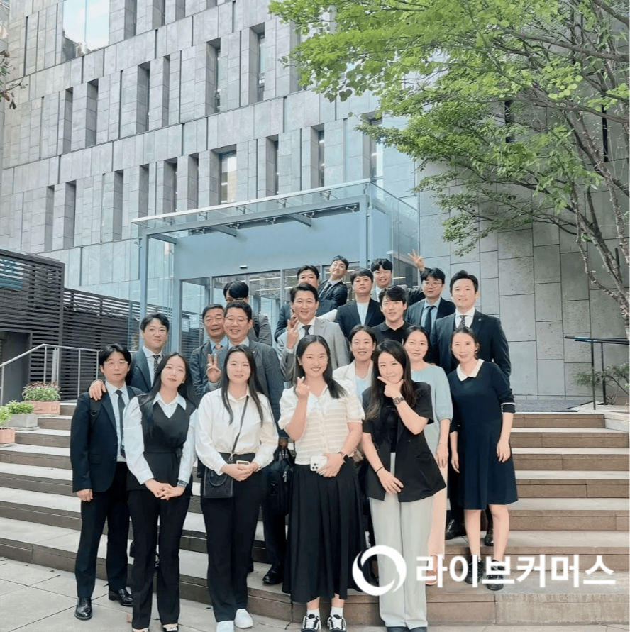 경력단절 여성 경제 자립 지원 나선 소자본 플랫폼... 라이브커머스 '제2의 인생 설계 돕겠다'